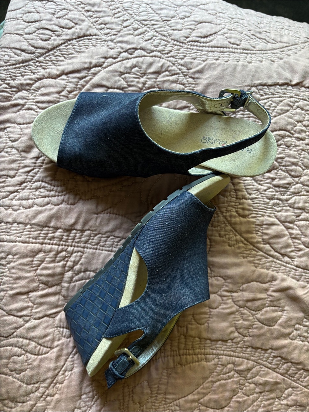 Bandolino Black Open-Toe Wedge Slingback Sandals